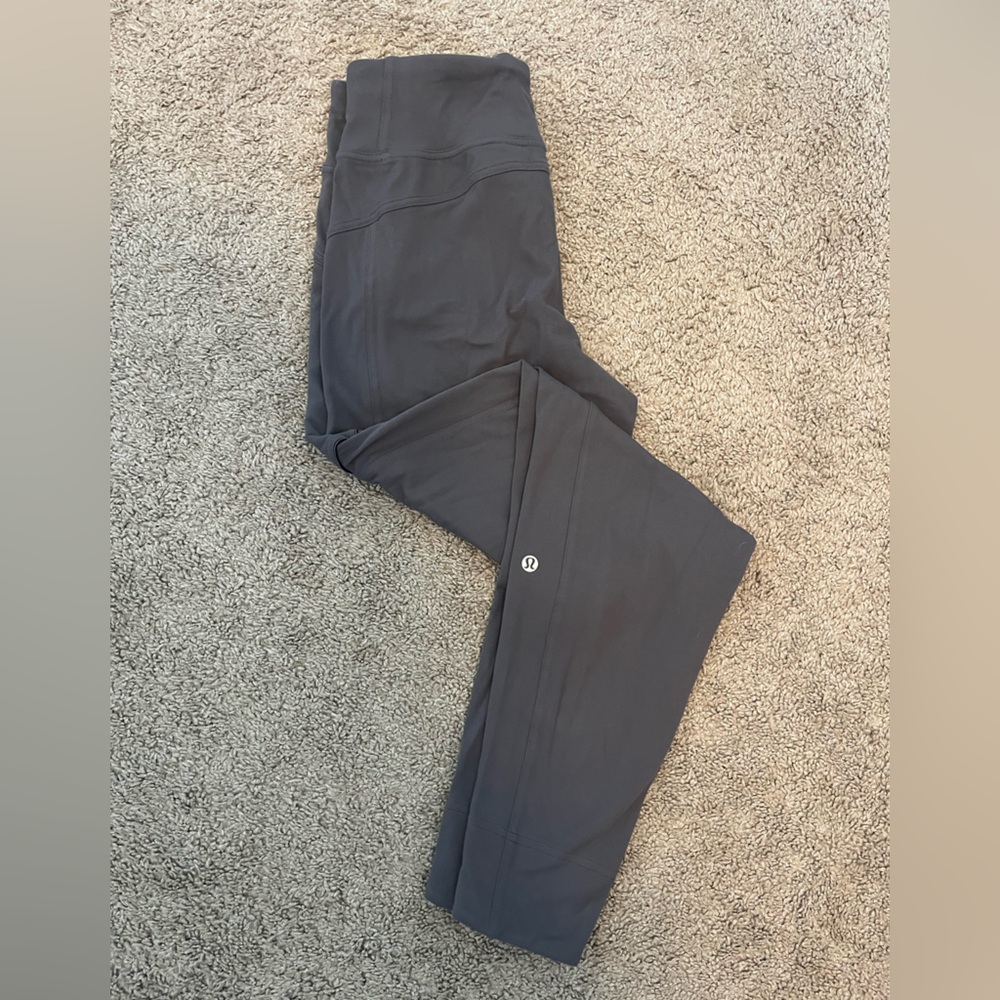 Lululemon Size 6 Joggers, grey in color
